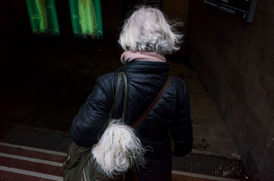 30 photos incroyablement chanceuses par l’un des meilleurs photographes de rue du monde