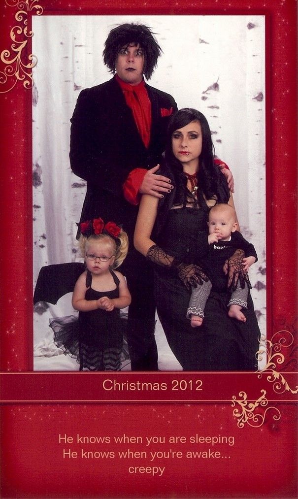 Cette famille envoie les cartes de Noël les plus embarrassantes depuis 16 ans et c’est trop drôle