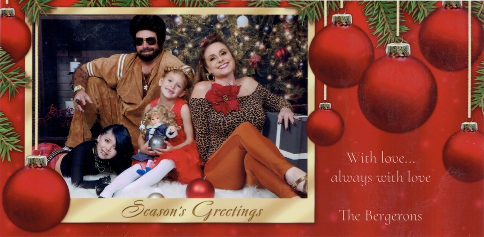 Cette famille envoie les cartes de Noël les plus embarrassantes depuis 16 ans et c’est trop drôle