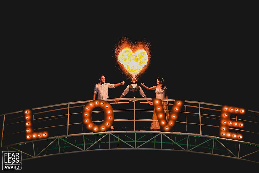Les 33 meilleures photos de mariage de l’année montrent ce qui arrive quand tu payes un bon photographe