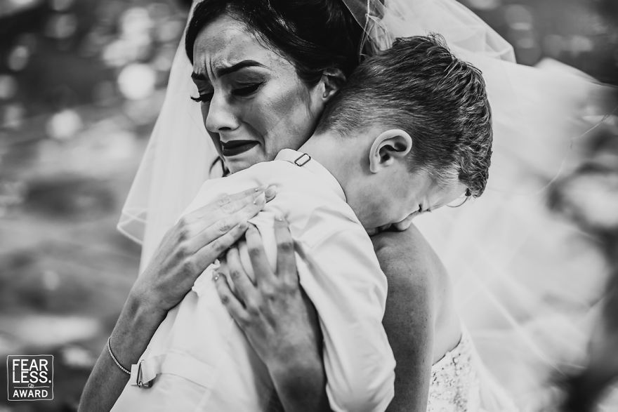 Les 33 meilleures photos de mariage de l’année montrent ce qui arrive quand tu payes un bon photographe