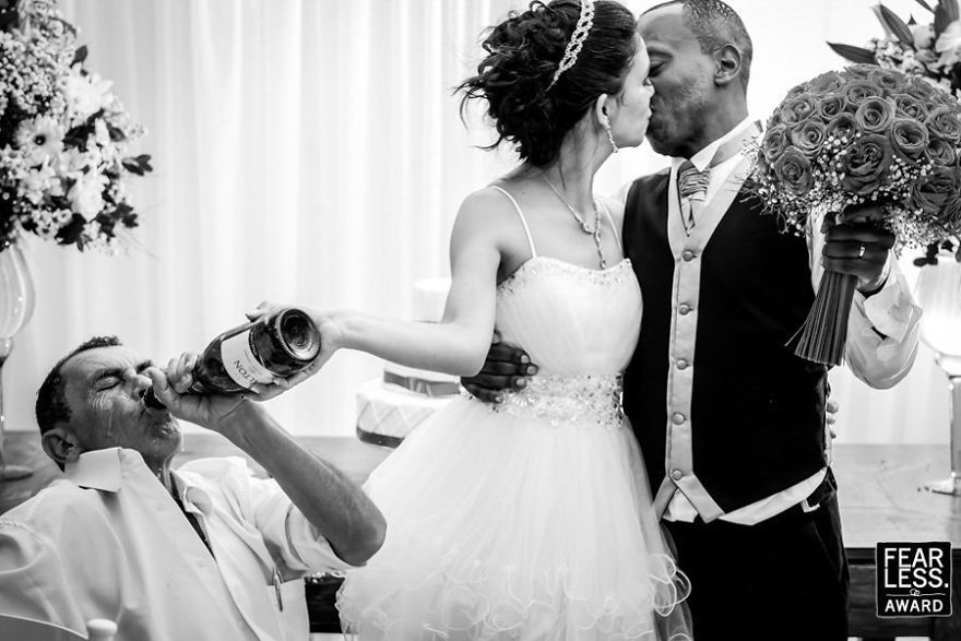 Les 33 meilleures photos de mariage de l’année montrent ce qui arrive quand tu payes un bon photographe