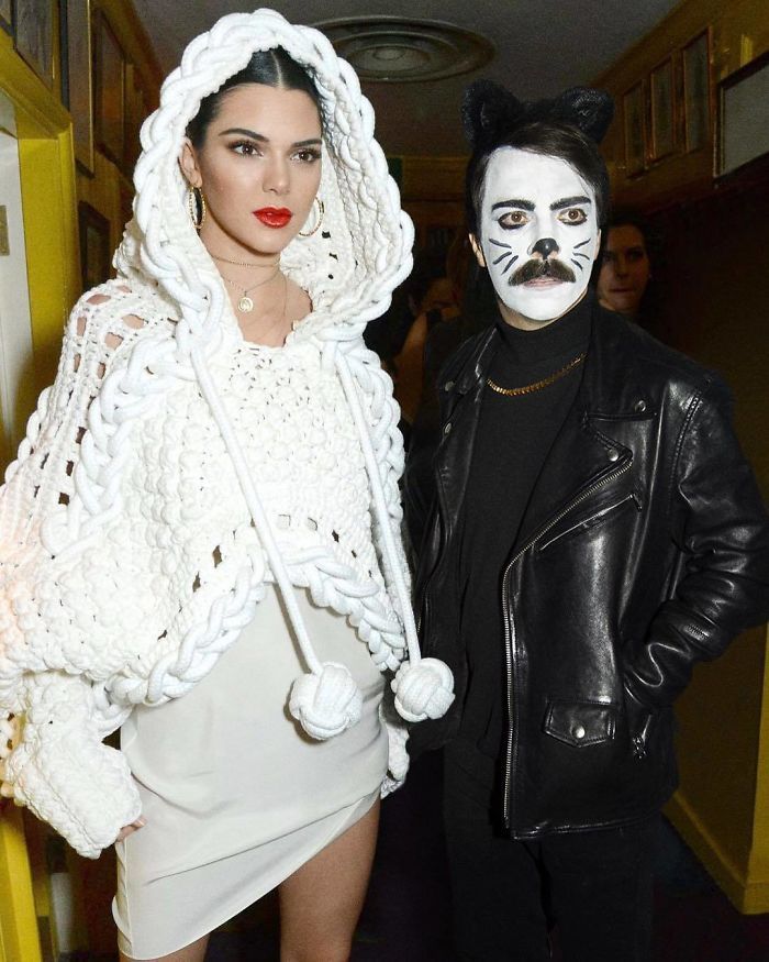 Ce gars n’arrête pas de se photoshoper dans les photos de Kendall Jenner et ça les rend 10 fois mieux (29 images)