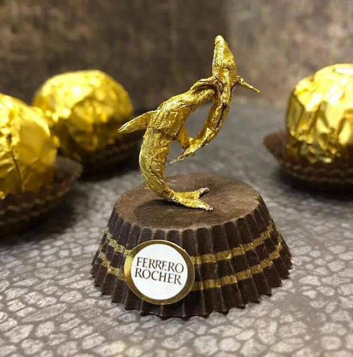 Cet artiste chinois crée de minuscules sculptures à l’aide d’emballages Ferrero Rocher (28 images)