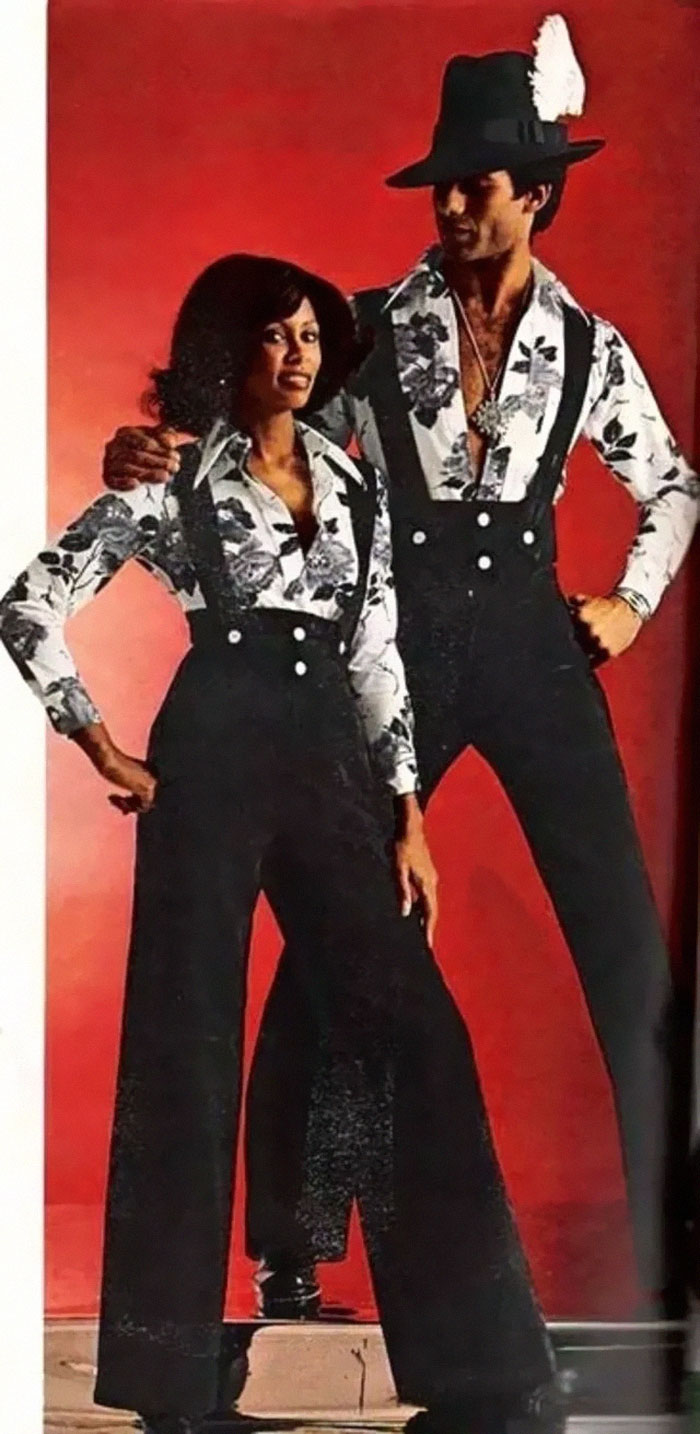22 tenues ridicules pour elle et lui des années 1970 que vous ne voudriez pas porter en public aujourd’hui