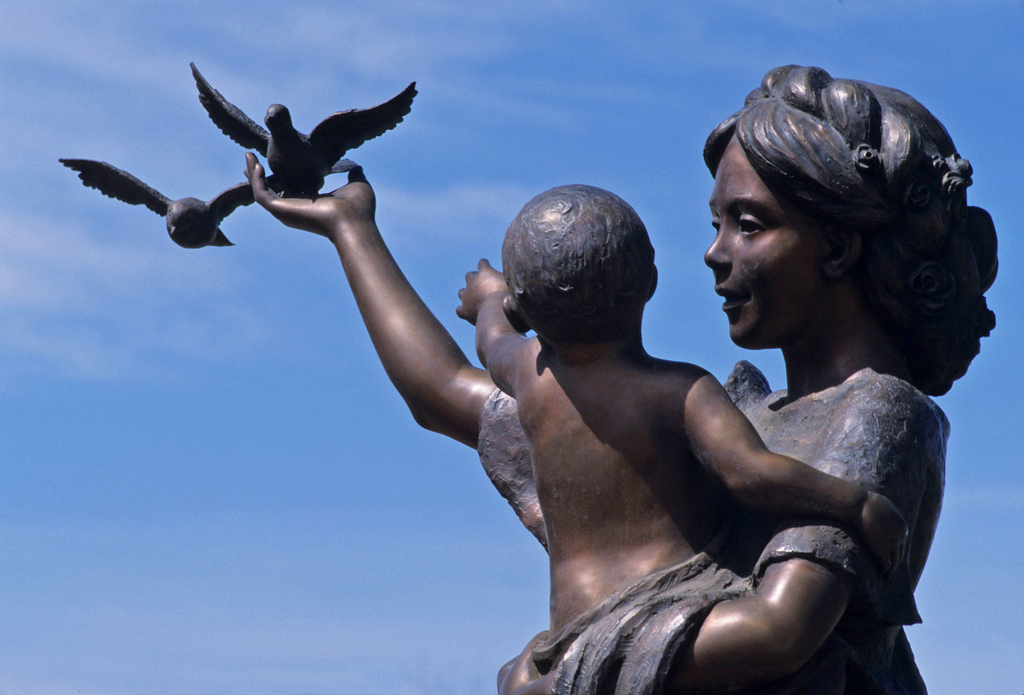 16 magnifiques sculptures du monde entier faites avec amour pour les mères