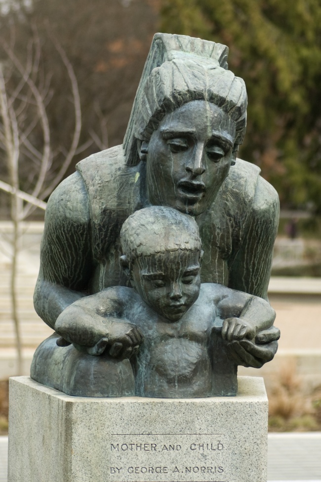 16 magnifiques sculptures du monde entier faites avec amour pour les mères