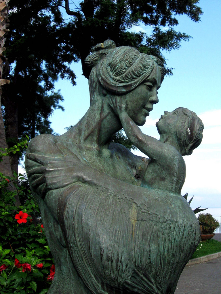 16 magnifiques sculptures du monde entier faites avec amour pour les mères