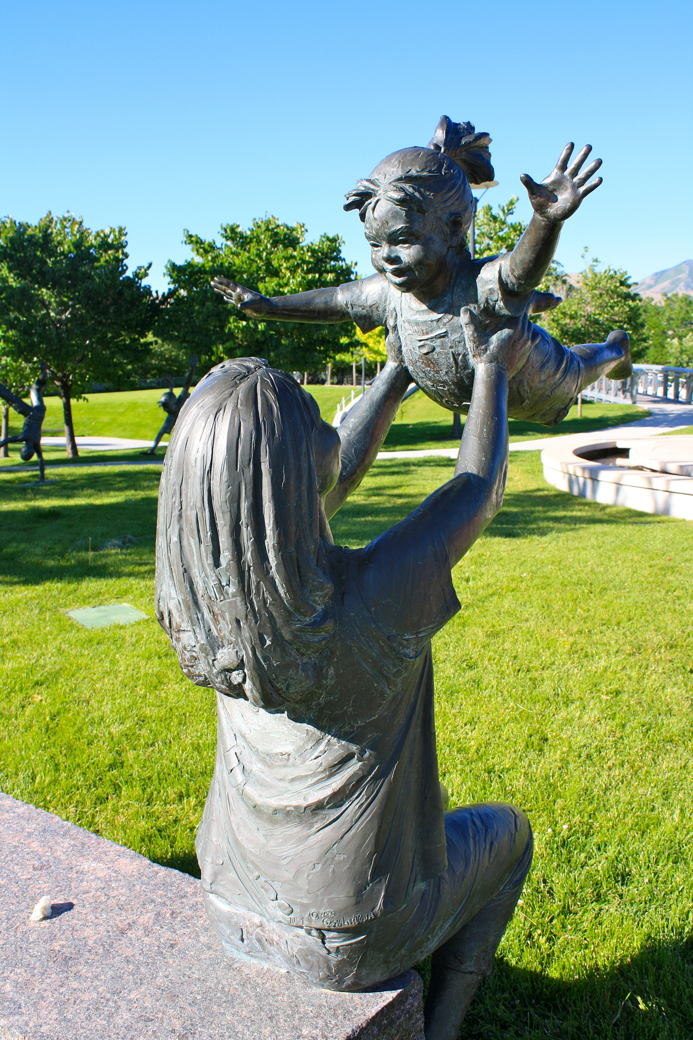 16 magnifiques sculptures du monde entier faites avec amour pour les mères