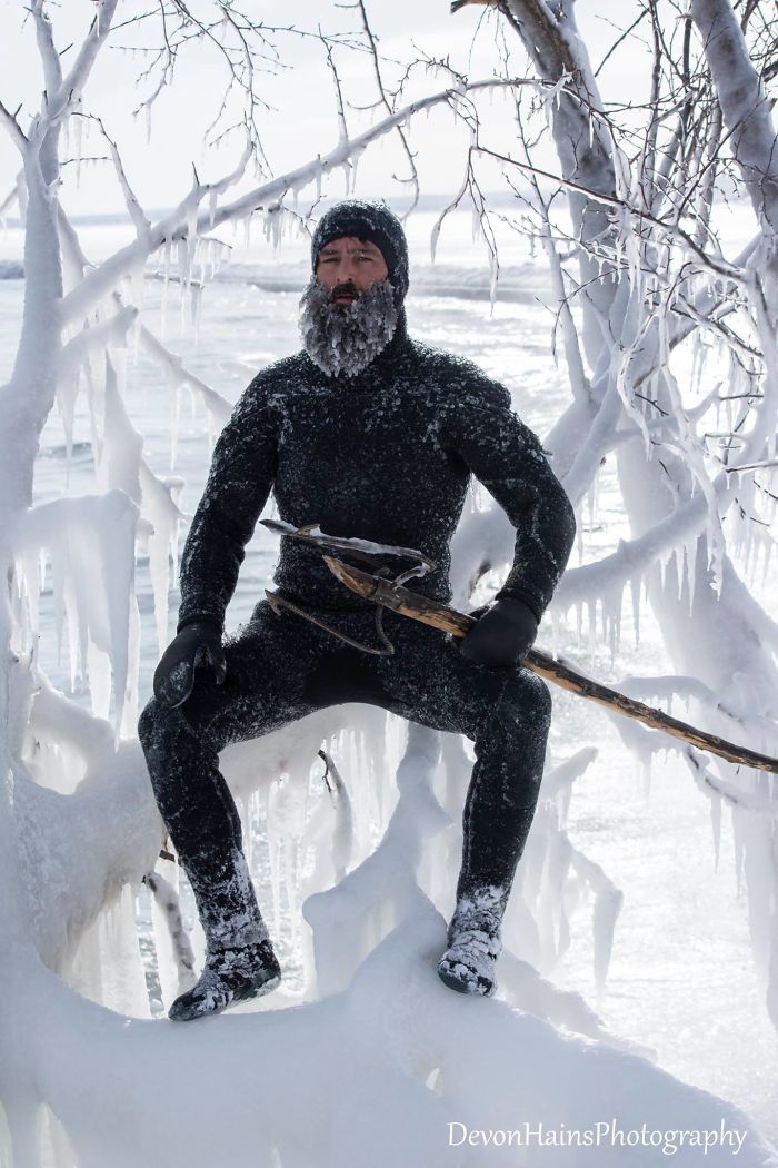 Ces surfeurs ont appris de façon brutale ce qui arrive quand tu fais du surf pendant un vortex polaire (18 photos) By Ipnoze.com Surf-hiver-vortex-polaire-devon-hains-photography-lac-superieur-michigan-013