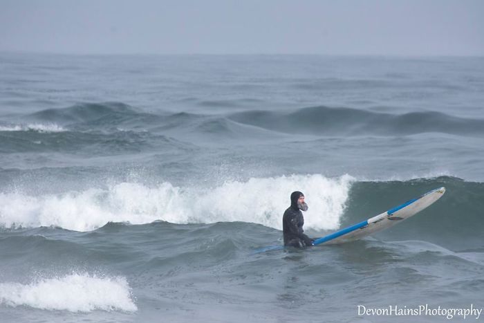 Ces surfeurs ont appris de façon brutale ce qui arrive quand tu fais du surf pendant un vortex polaire (18 photos) By Ipnoze.com Surf-hiver-vortex-polaire-devon-hains-photography-lac-superieur-michigan-015