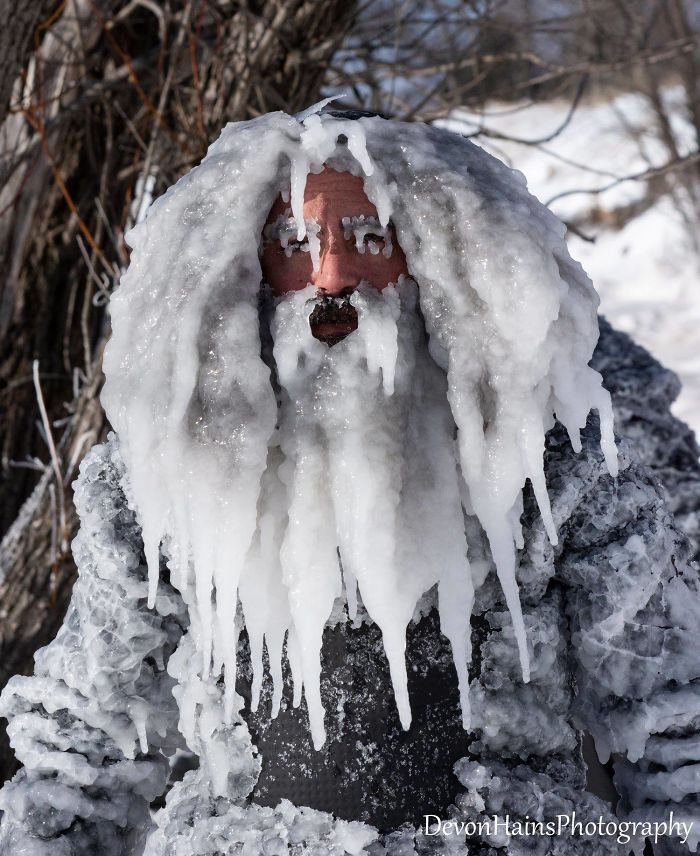 Ces surfeurs ont appris de façon brutale ce qui arrive quand tu fais du surf pendant un vortex polaire (18 photos) By Ipnoze.com Surf-hiver-vortex-polaire-devon-hains-photography-lac-superieur-michigan-017