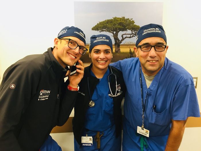 La décision « maladroite » d’un médecin d’écrire son nom sur son bonnet de bloc est en train de changer la sécurité dans les hôpitaux du monde entier
