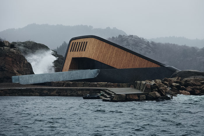 Un restaurant sous-marin a été inauguré en Norvège et il est hallucinant