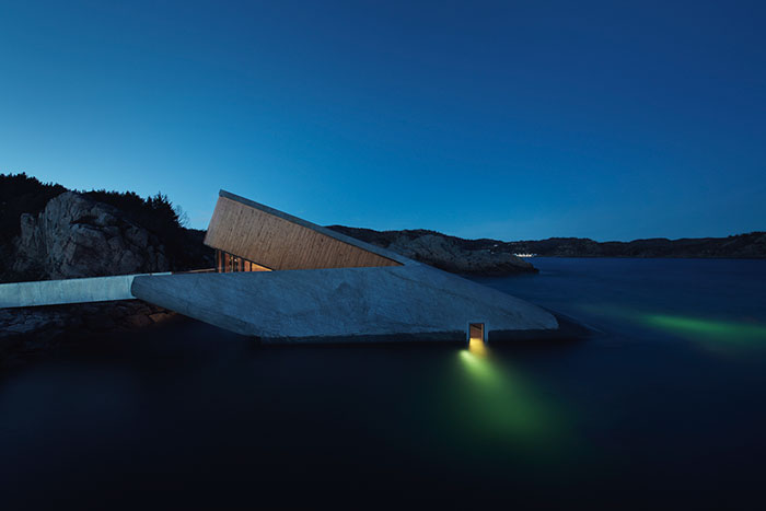 Un restaurant sous-marin a été inauguré en Norvège et il est hallucinant