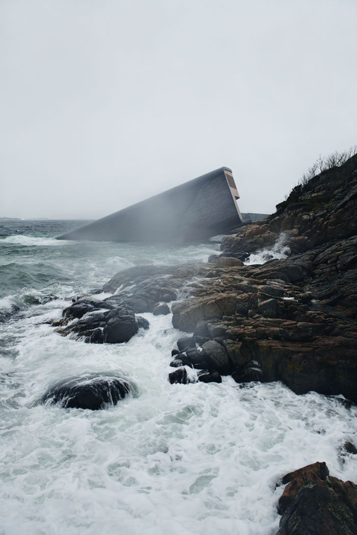 Un restaurant sous-marin a été inauguré en Norvège et il est hallucinant