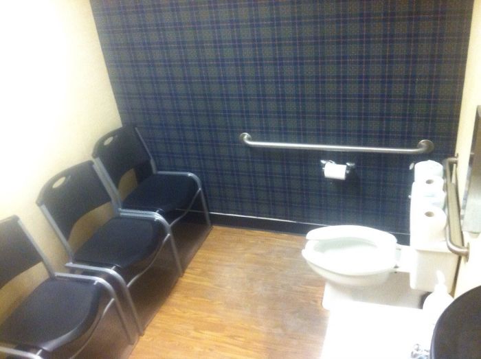 22 toilettes de l’enfer construites par des gens qui n’en ont probablement jamais utilisé une