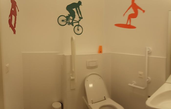 22 toilettes de l’enfer construites par des gens qui n’en ont probablement jamais utilisé une