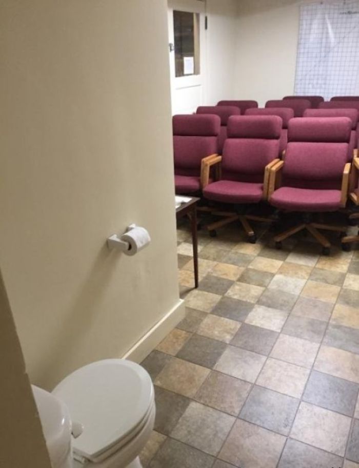 22 toilettes de l’enfer construites par des gens qui n’en ont probablement jamais utilisé une