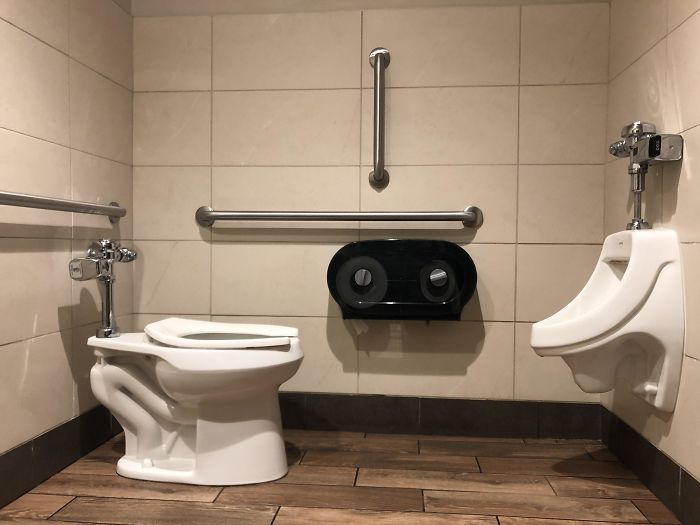 22 toilettes de l’enfer construites par des gens qui n’en ont probablement jamais utilisé une
