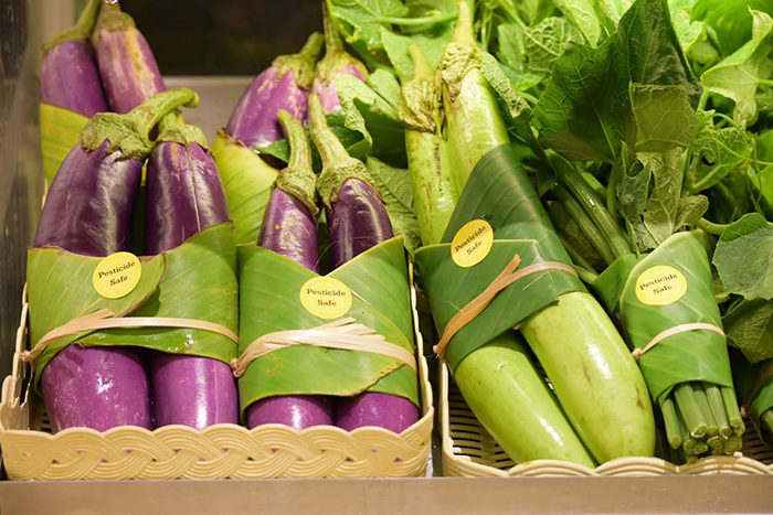 Ces supermarchés asiatiques ont recommencé à utiliser des feuilles au lieu du plastique