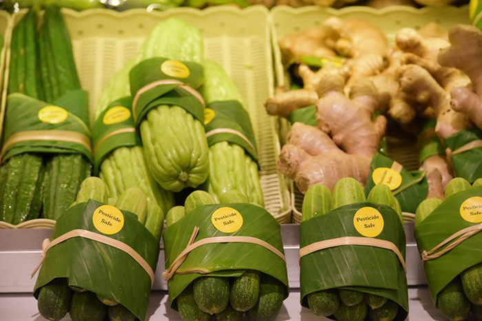 Ces supermarchés asiatiques ont recommencé à utiliser des feuilles au lieu du plastique