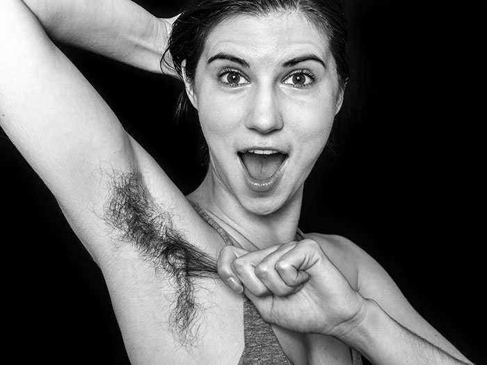« Beauté naturelle » : cette série de photos défie les normes qui visent à limiter les poils sur le corps des femmes