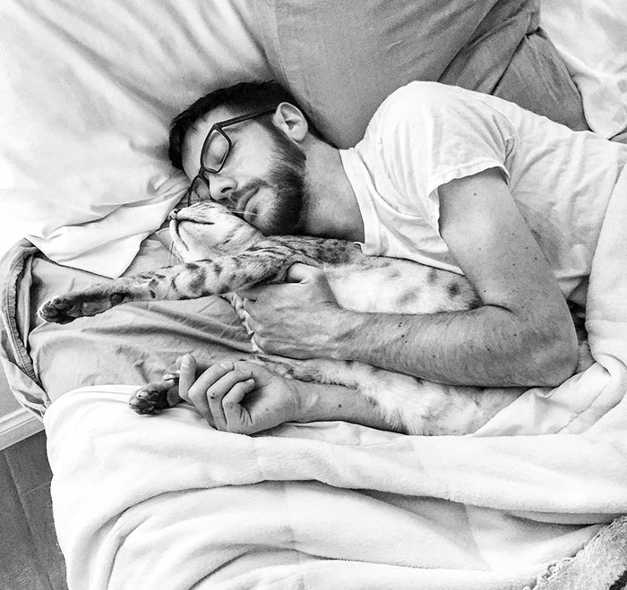 22 photos de papas de chats et leurs amis poilus les plus adorables de tous les temps