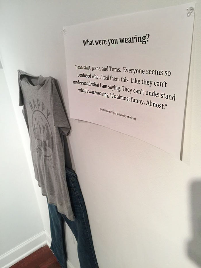 Des victimes qui se sont fait dire que leurs vêtements étaient la cause de leur agression sexuelle montrent ce qu’elles portaient
