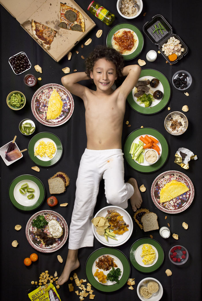 25 enfants du monde entier qui ont été photographiés avec ce qu&#8217;ils mangent en une semaine