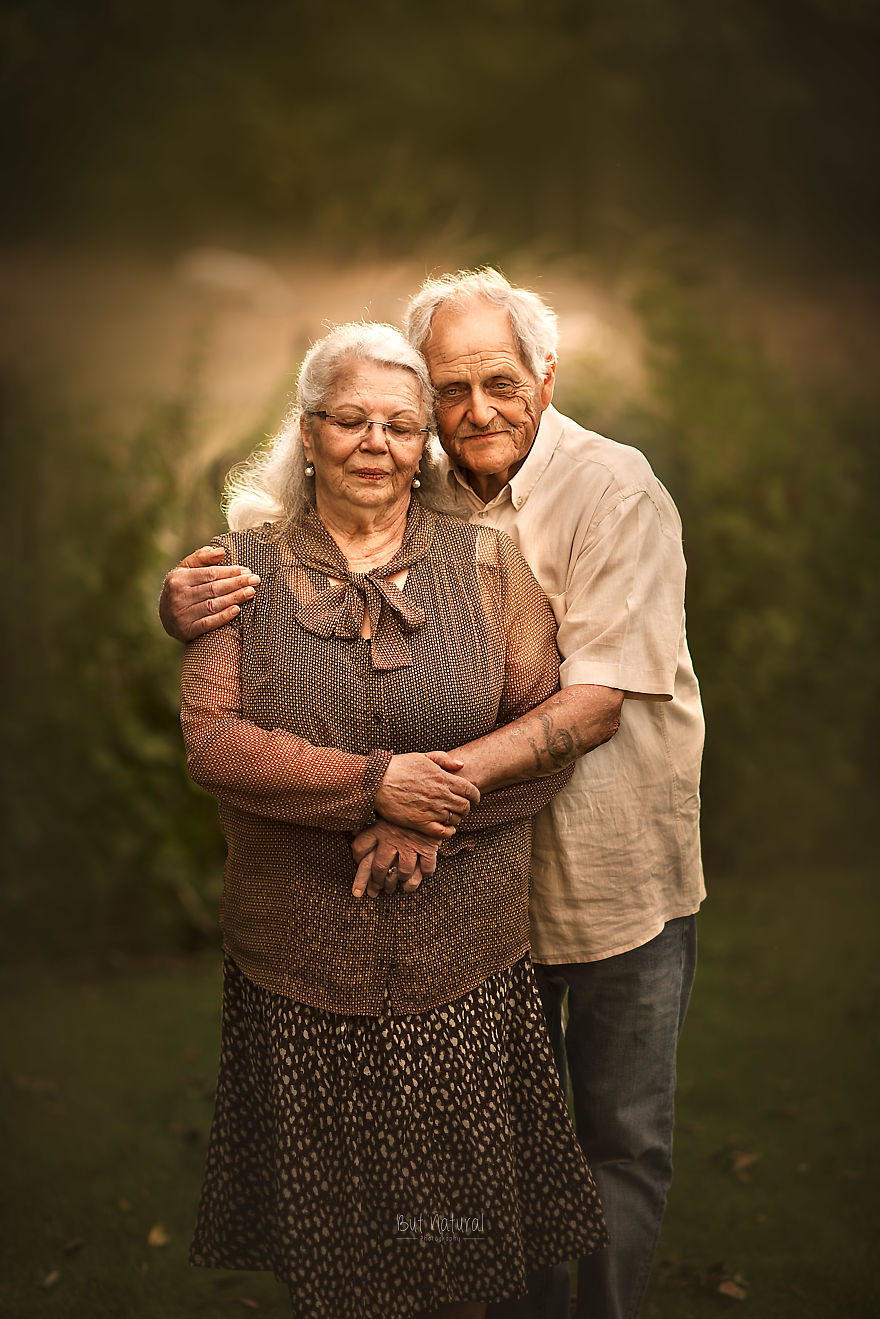 Personne Agée Qui Invente Des Histoires J’ai demandé à des couples de personnes âgées de poser pour des photos