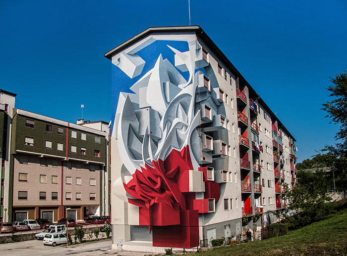 Ce graffeur étonne les passants avec ses dessins abstraits en 3D