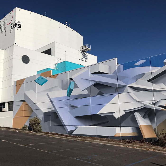 Ce graffeur étonne les passants avec ses dessins abstraits en 3D