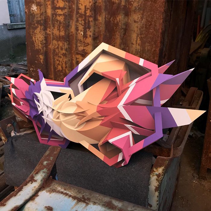 Ce graffeur étonne les passants avec ses dessins abstraits en 3D