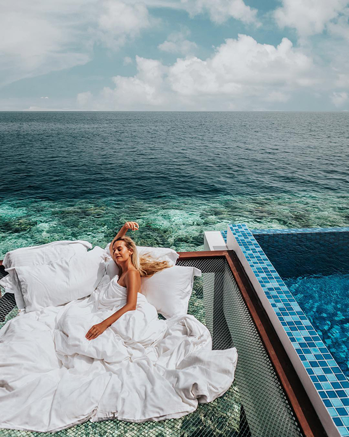 Cet hôtel vous offre la possibilité de dormir à la belle étoile au-dessus de l’océan pour 400$ la nuit sur un filet