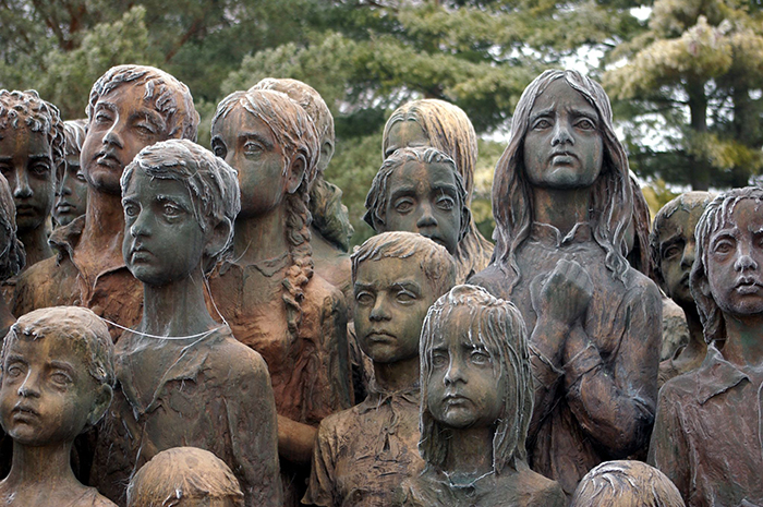 Ce mémorial obsédant commémore 82 enfants qui ont été livrés aux nazis et tués