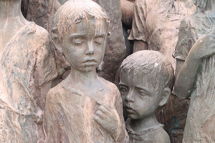 Ce mémorial obsédant commémore 82 enfants qui ont été livrés aux nazis et tués