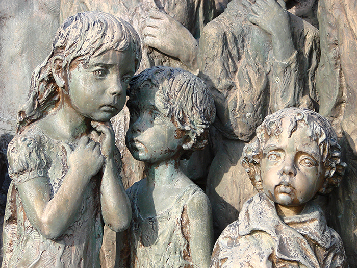 Ce mémorial obsédant commémore 82 enfants qui ont été livrés aux nazis et tués