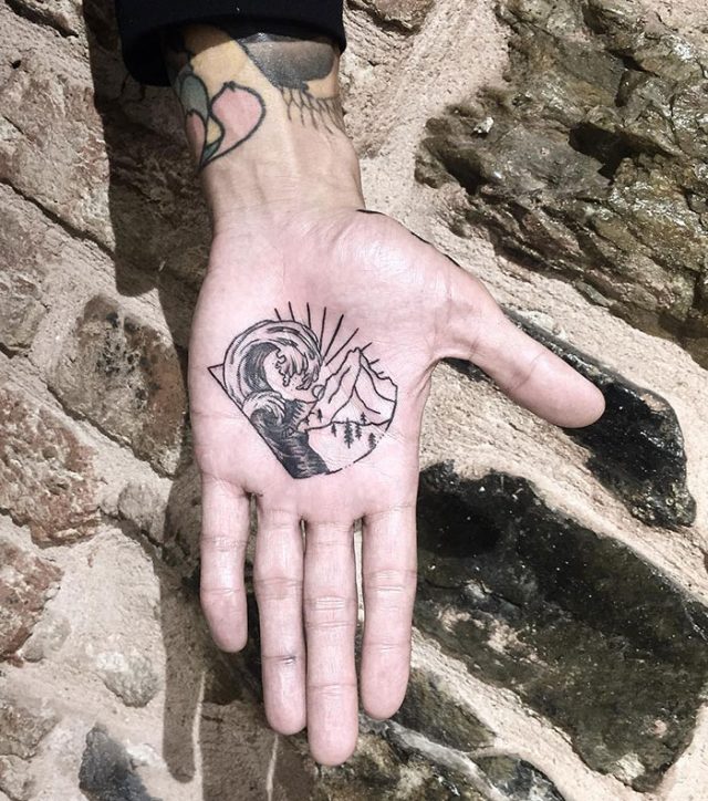 22 plus beaux tatouages dans la paume de la main ipnoze