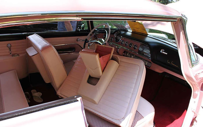 alignnone size-full wp-image-140249 lazyloaded Cette voiture Dodge était fabriquée dans les années 50 et était conçue uniquement pour les femmes