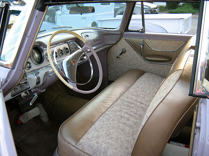 alignnone size-full wp-image-140253 lazyloaded Cette voiture Dodge était fabriquée dans les années 50 et était conçue uniquement pour les femmes