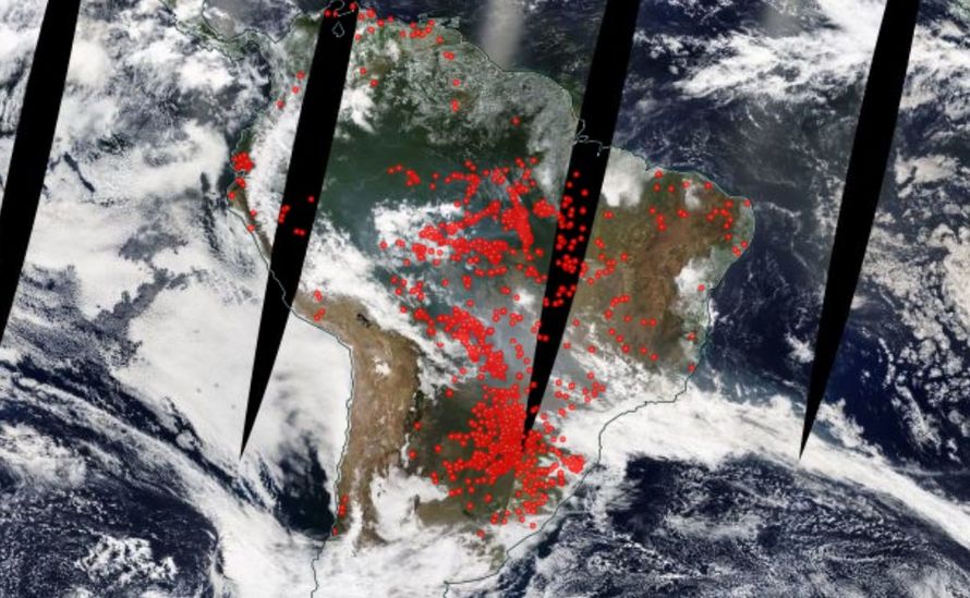 Les dernières images de la NASA depuis l’espace montrent à quel point les feux de forêt en Amazonie sont dévastateurs