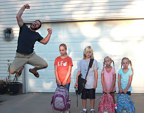Des mamans et des papas montrent l’horrible moment où leurs enfants retournent à l’école (22 images)