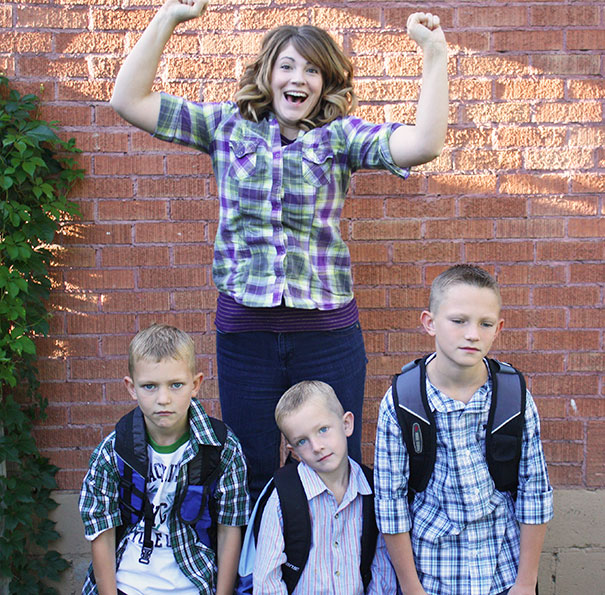 Des mamans et des papas montrent l’horrible moment où leurs enfants retournent à l’école (22 images)