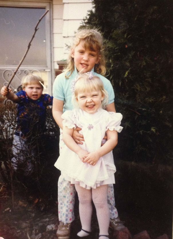 22 personnes qui ont partagé les photos les plus drôles qu’elles ont prises avec leurs frères et soeurs