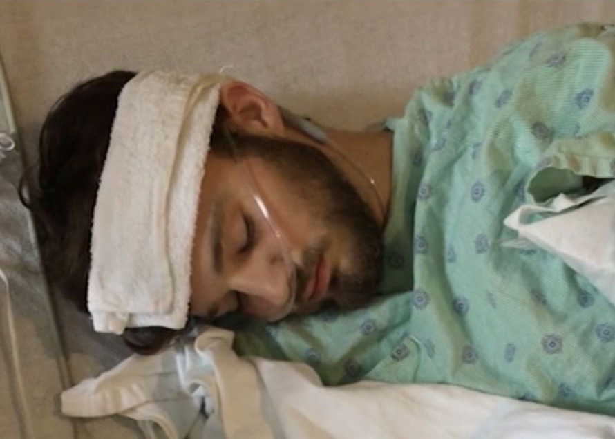 Un adolescent atteint d’une maladie liée au vapotage dit qu’il a maintenant les poumons d’un homme de 70 ans