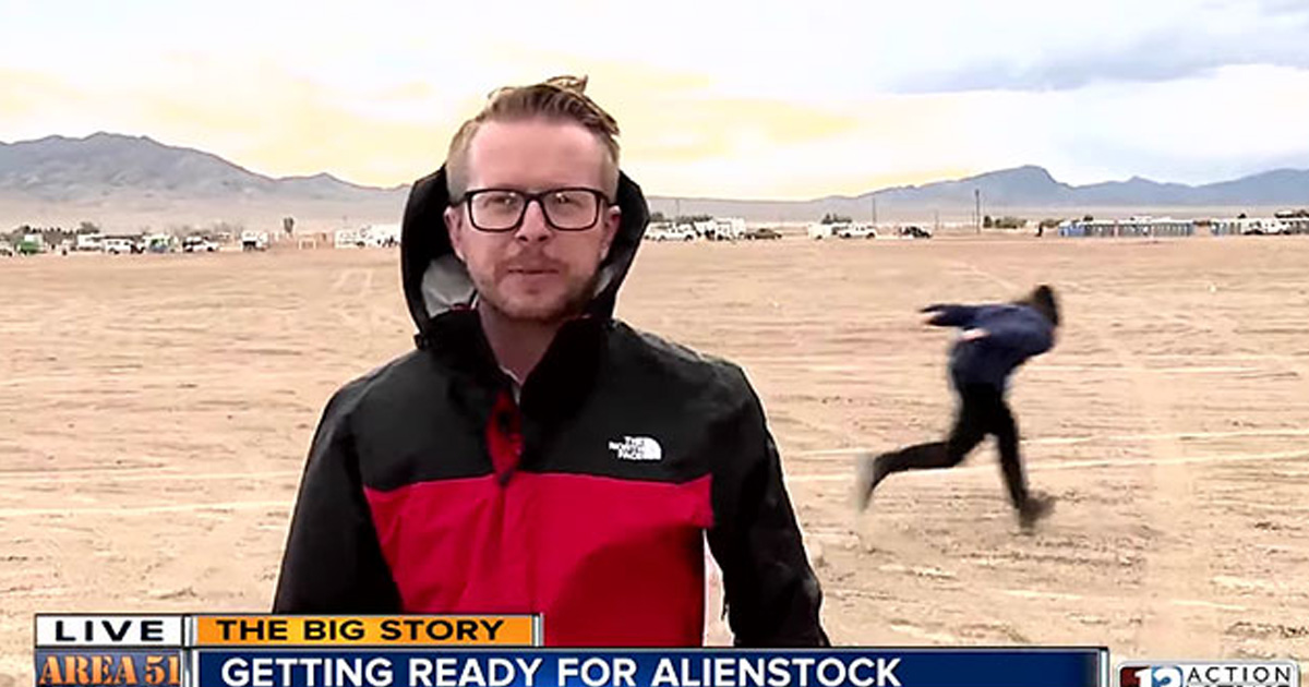 Un coureur naruto a été aperçu près de la zone 51 pendant la couverture Un coureur Naruto a été aperçu près de la zone 51 pendant la couverture