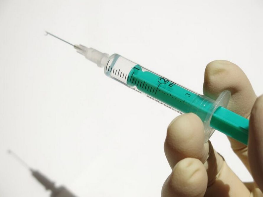 900 enfants infectés par le VIH : un médecin ayant « réutilisé des seringues » a été arrêté