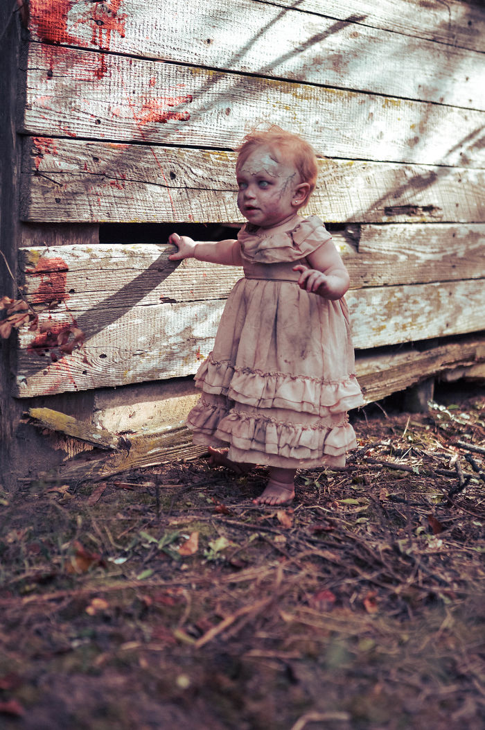Une maman a transformé son bébé en zombie pour une séance photo d’horreur et la petite a assuré