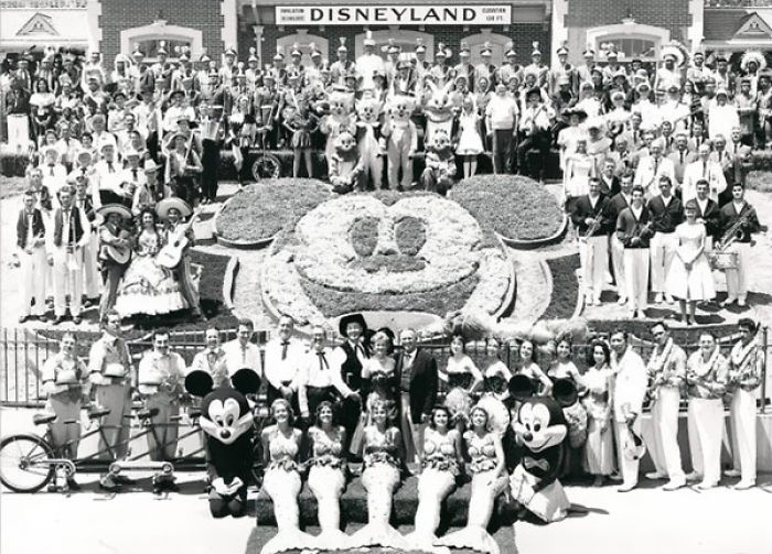 Le tout premier client de Disneyland utilise son billet à vie chaque année depuis 1955